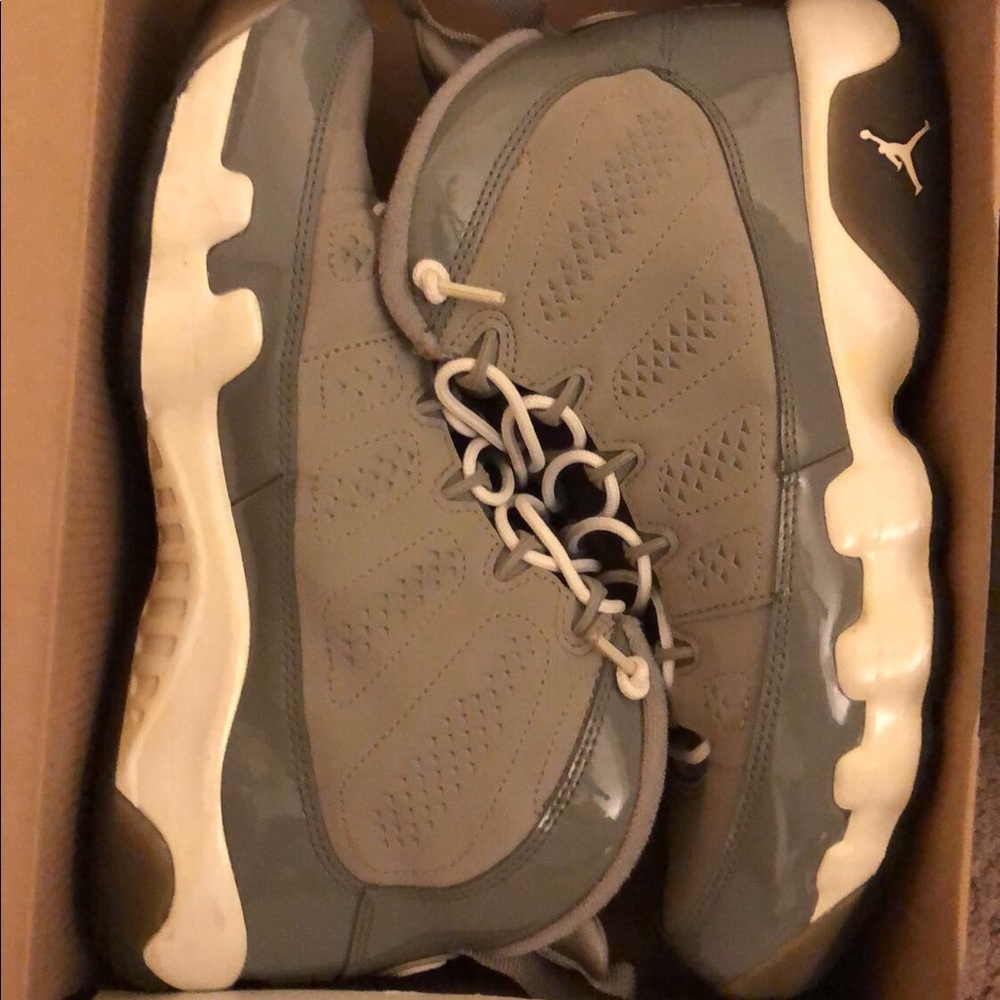 Retro 9 cool grey